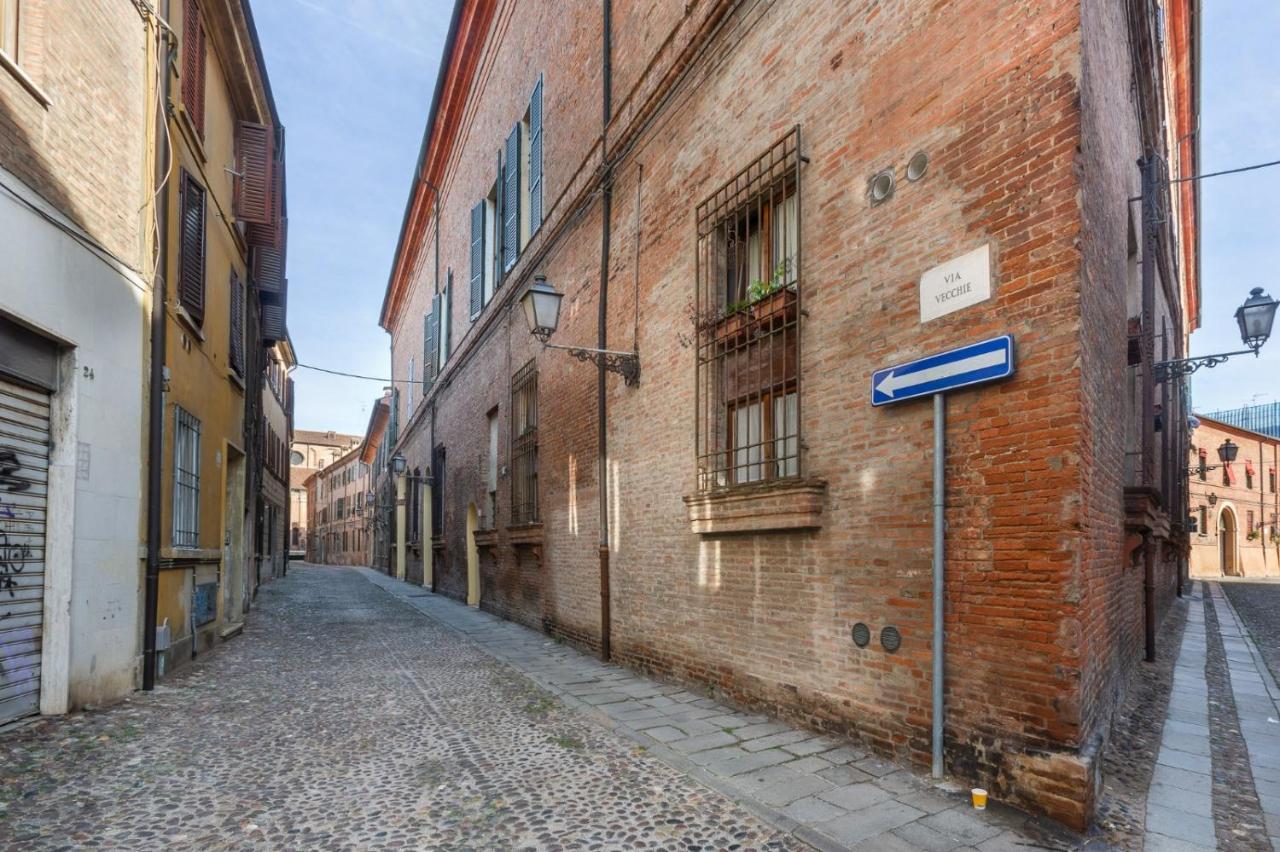 Central Ferrara Apartment Exterior photo
